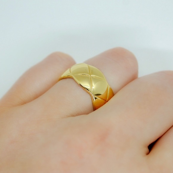 Wide Wavy Ring - Picture 4 of 5